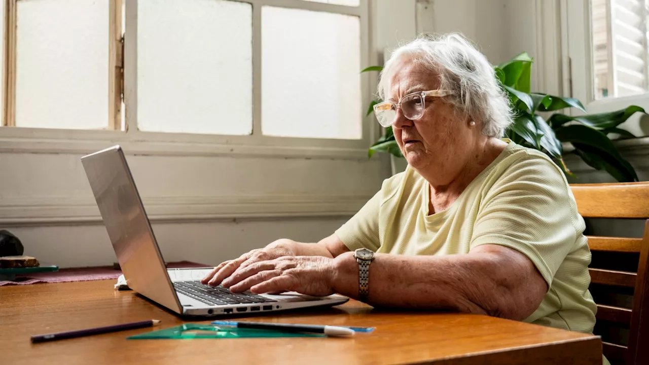 Using the internet may help older people's mental health, says new study