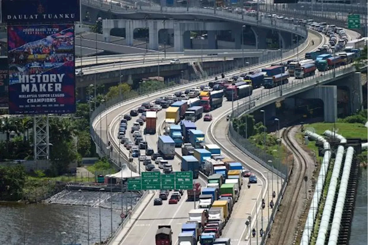 Final decision on QR code use at Malaysia-Singapore border soon