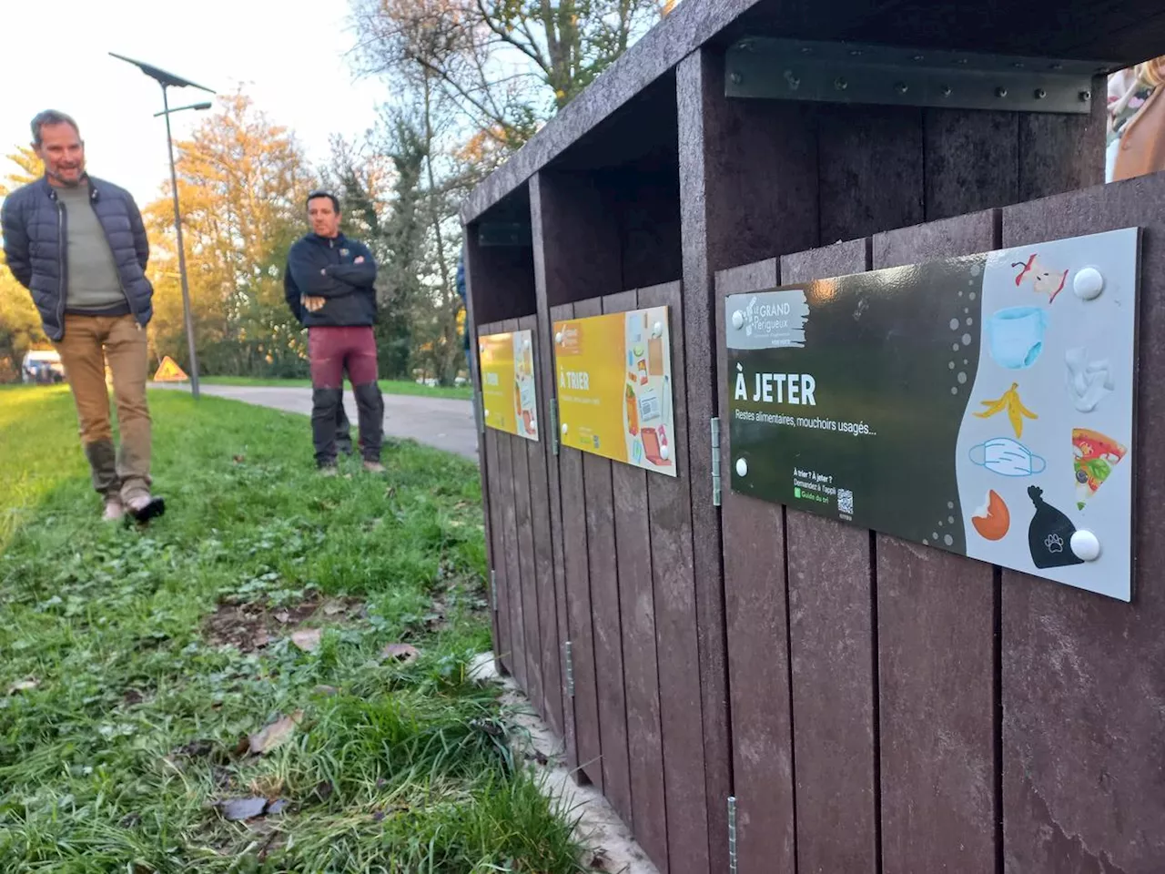 « On anticipe » : le Grand Périgueux fait installer de nouvelles poubelles sur la voie verte