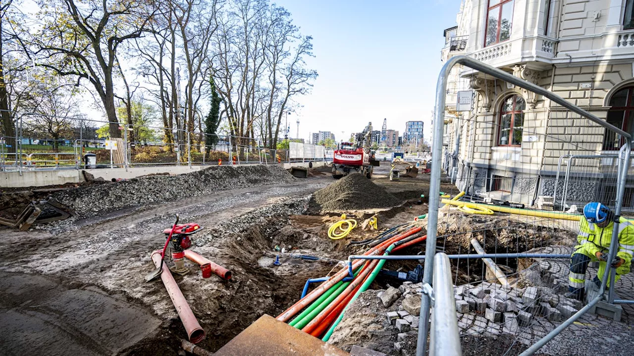 Två män ramlade ner i gatuhål i Helsingborg