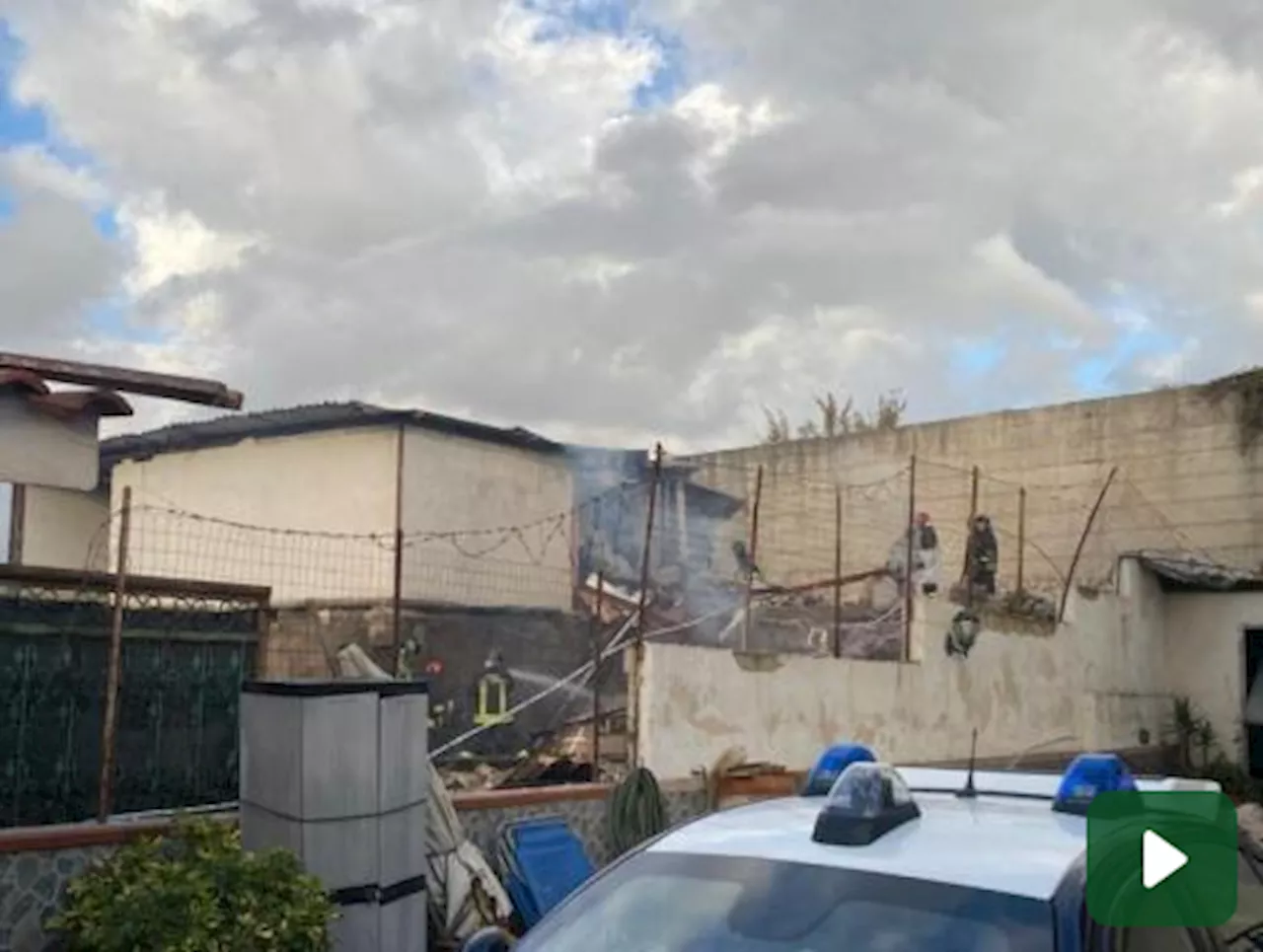 Ercolano, sventrata da un'esplosione fabbrica di fuochi d'artificio: almeno 2 morti