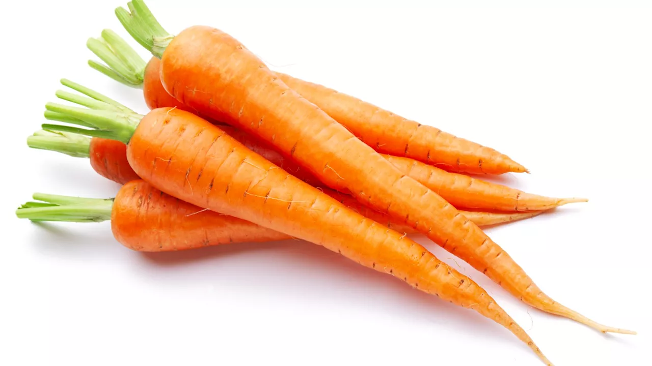 One dead and dozens ill in E.coli outbreak linked to CARROTS sold in major US supermarket...