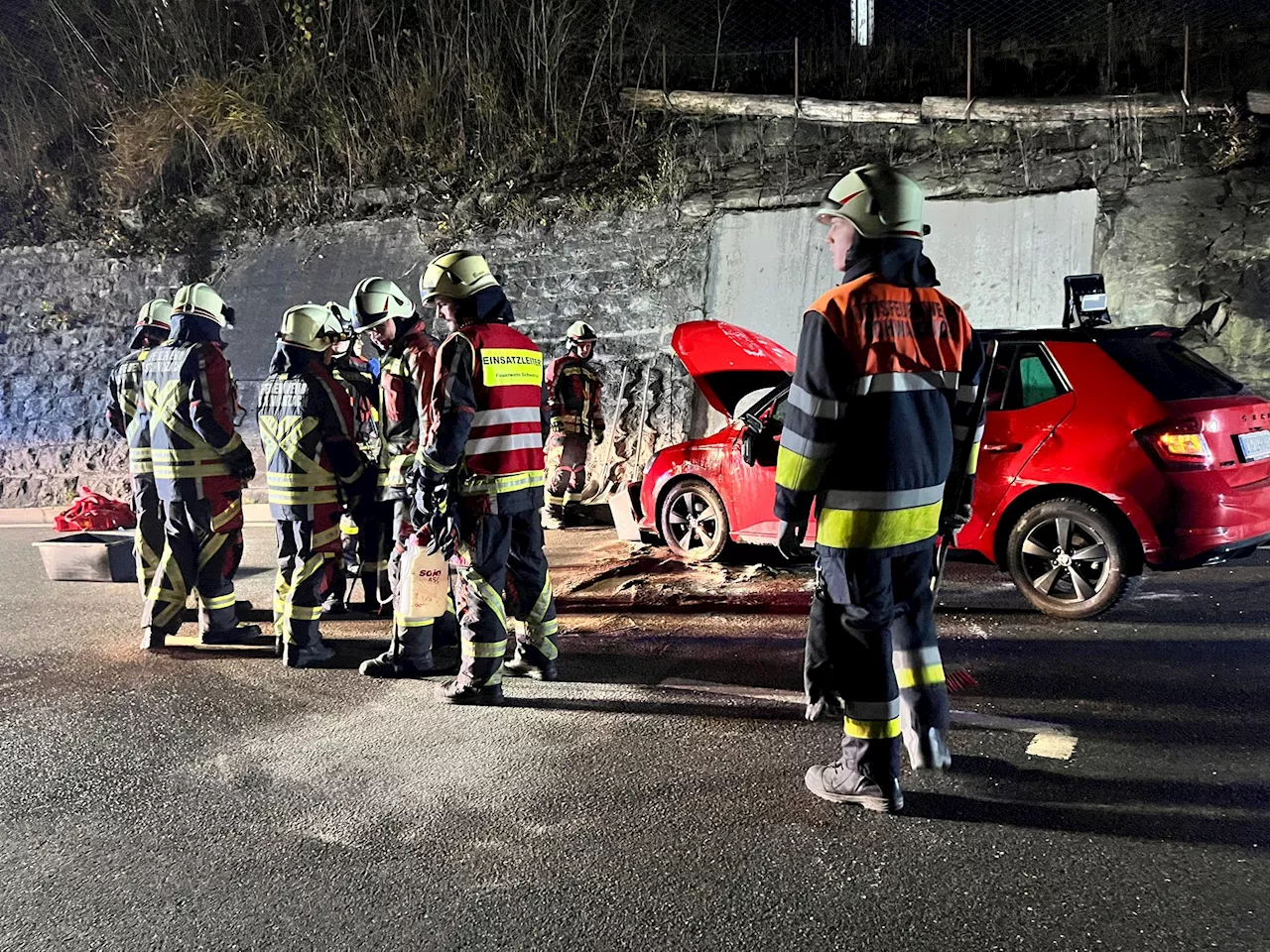 Pkw überschlägt sich auf Schwarzachtobelstraße