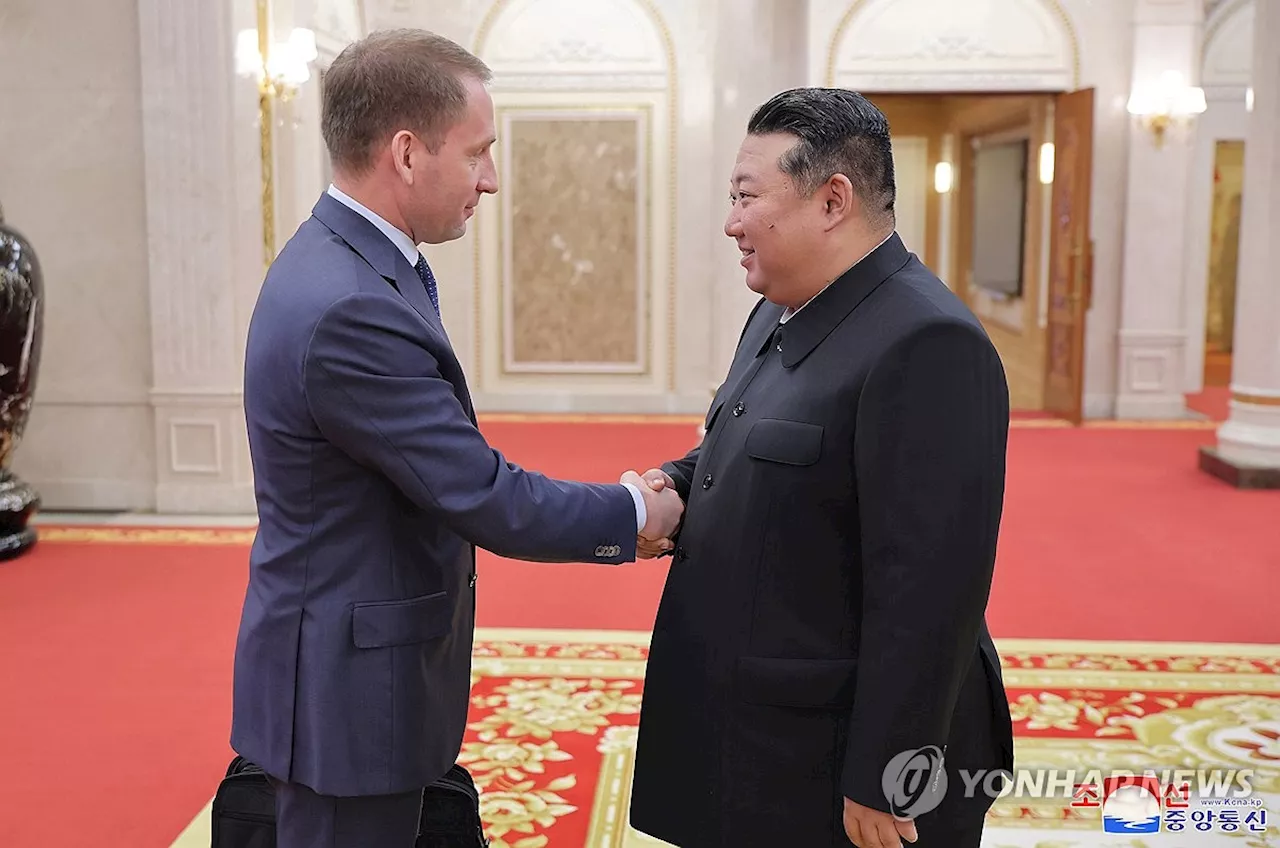 김정은, 러 정부대표단장 접견…'북러 교류협조 다각적 촉진'