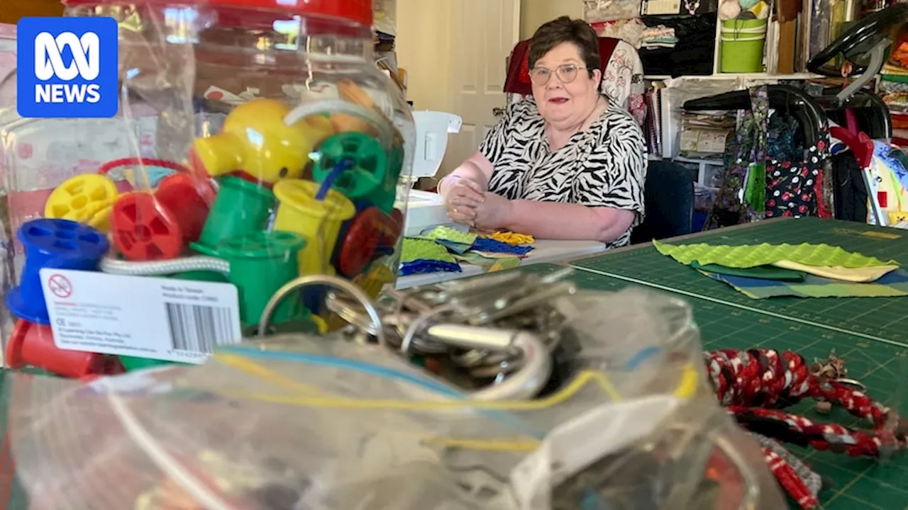 Tasmanian volunteer Vicki Purnell makes her 1,000th 'fidget quilt' for people with dementia