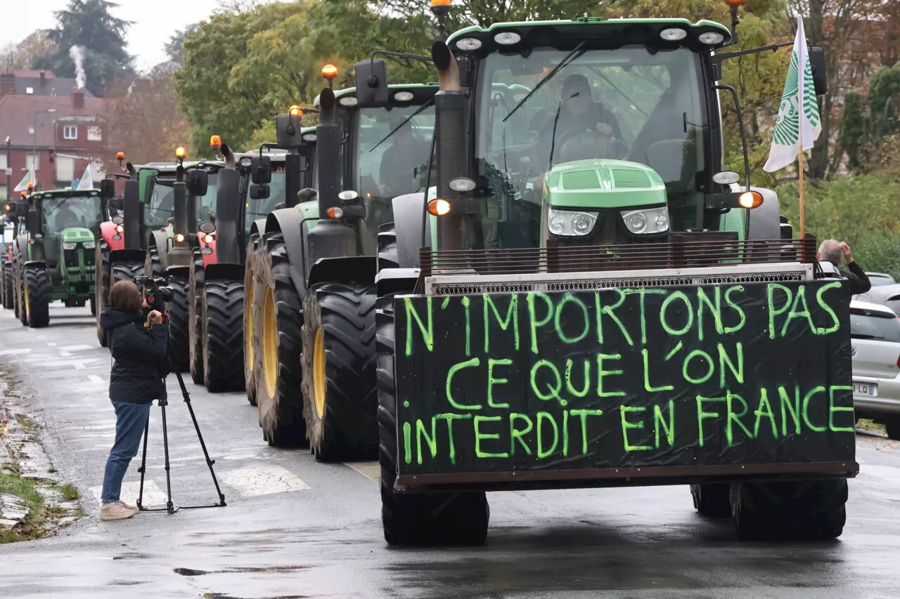 Meuse : les agriculteurs en colère démontent les panneaux des villages et se mobilisent contre le Mercosur