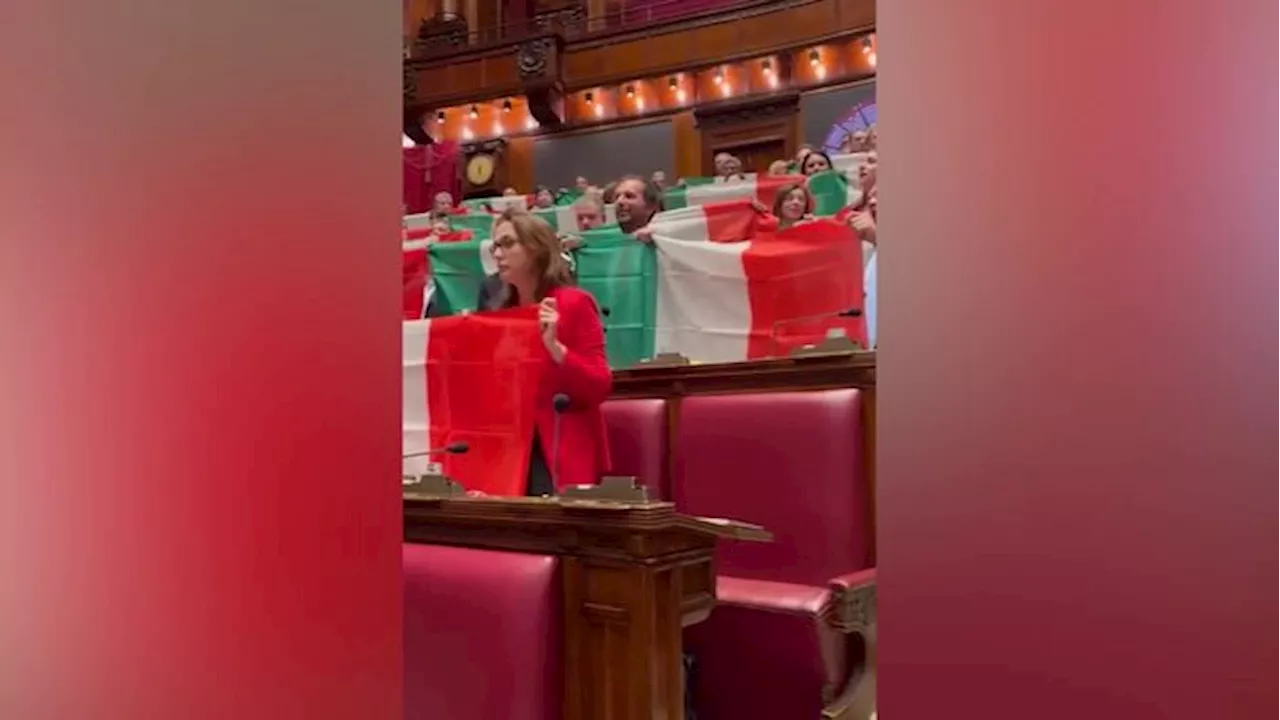 Autonomia differenziata, protesta in Aula con i Tricolori