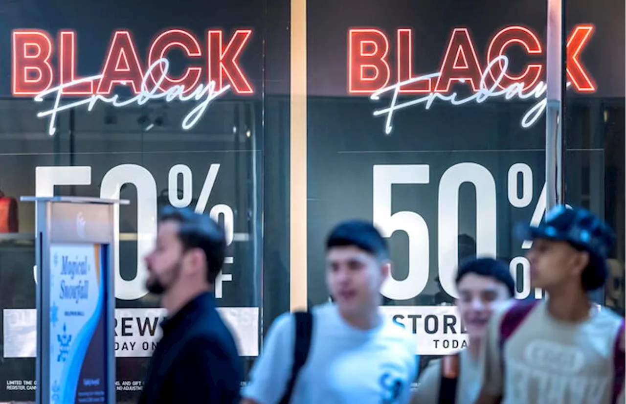 Black Friday, arrivano le sirene degli sconti, tra tv e smartphone boom di integratori