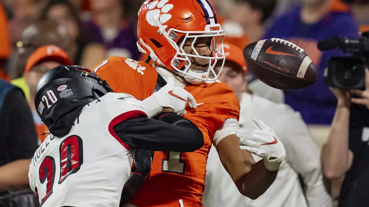 Louisville suspends cornerback Tayon Holloway after arrest on strangulation and assault charges