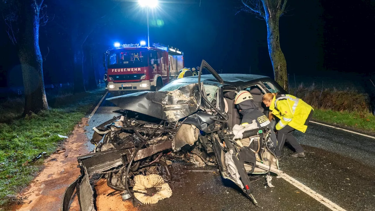 Unfall im Landkreis Stade: Fahranfänger (20) aus Unfallwrack gerettet