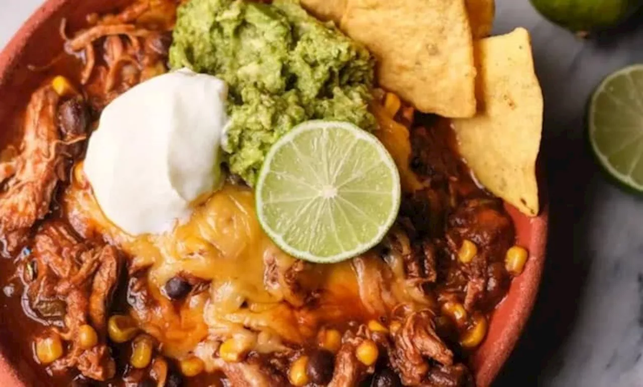 Quick pulled chicken chilli con carne made in the multi-cooker