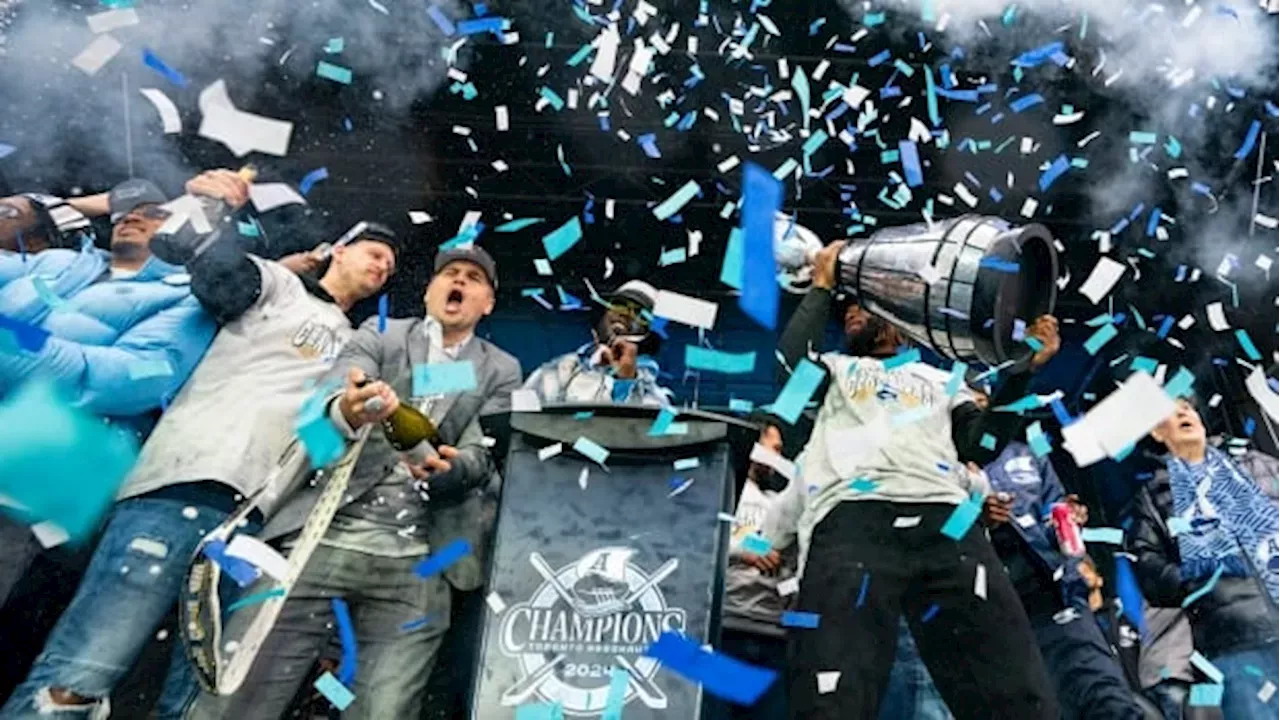 Toronto Argonauts celebrate Grey Cup win alongside fans at lively rally