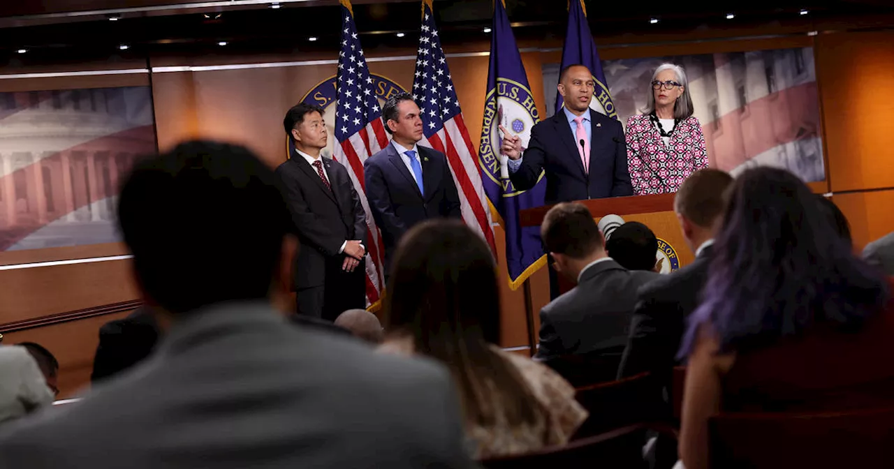 Hakeem Jeffries elected House Democratic leader as GOP is set to retain control of lower chamber