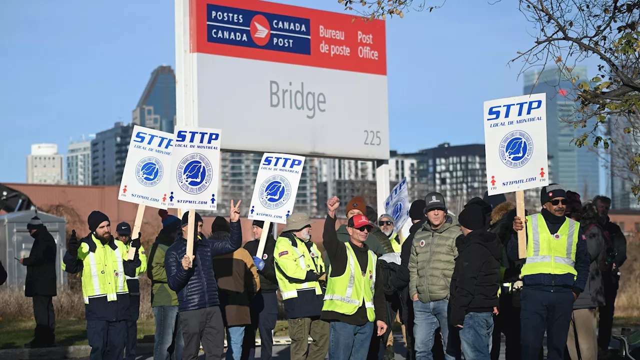 Canada Post, union sit down with mediator, but still ‘far apart’ as strike drags on