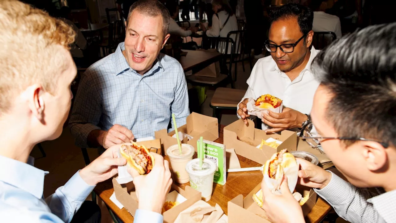 Shake Shack cheeseburgers to be served in first class on Delta flights