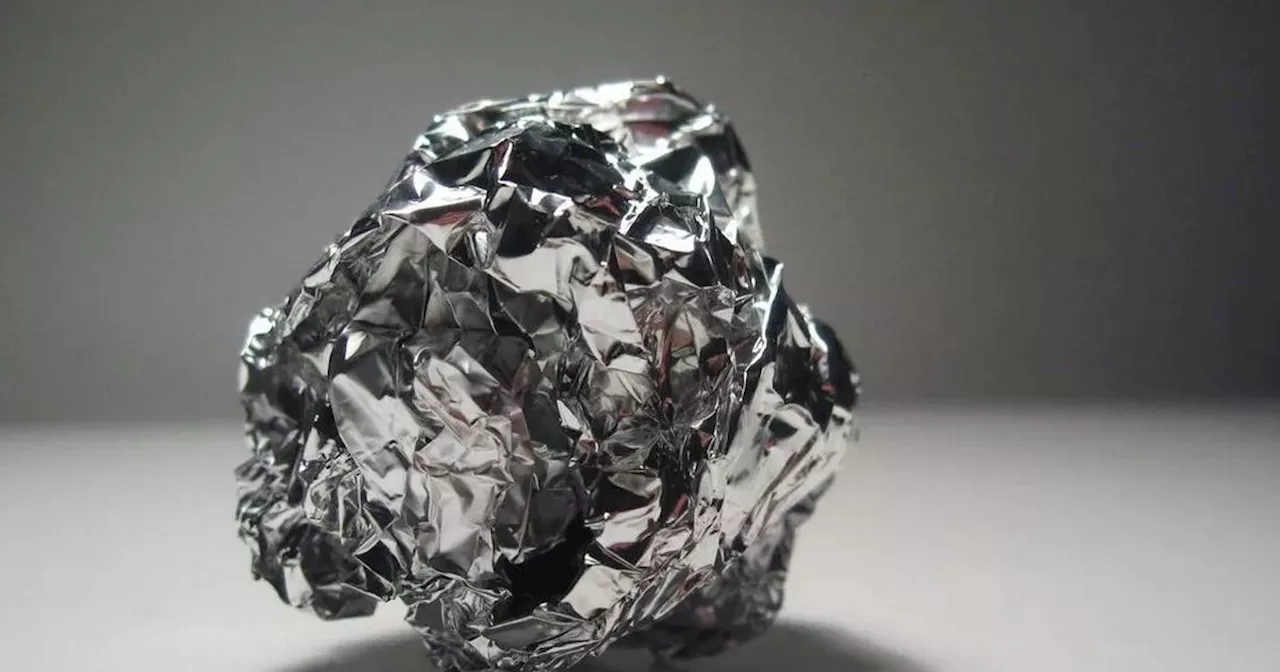 Genius hack stops tin foil from sticking to itself saving frustration and waste