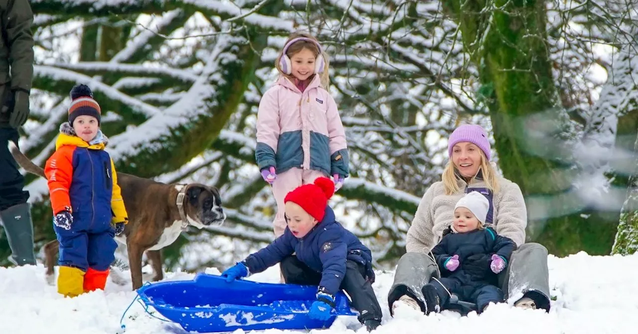 Schools closed across Scotland as winter snows hit and temperatures plummet