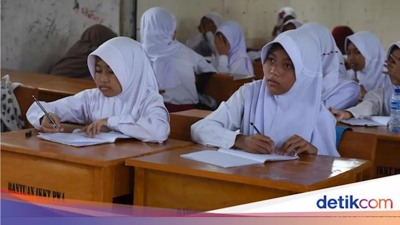 Swasta Gratis, KJP Plus Hilang? JPPI: 295 Ribu Siswa Negeri Bisa Putus Sekolah