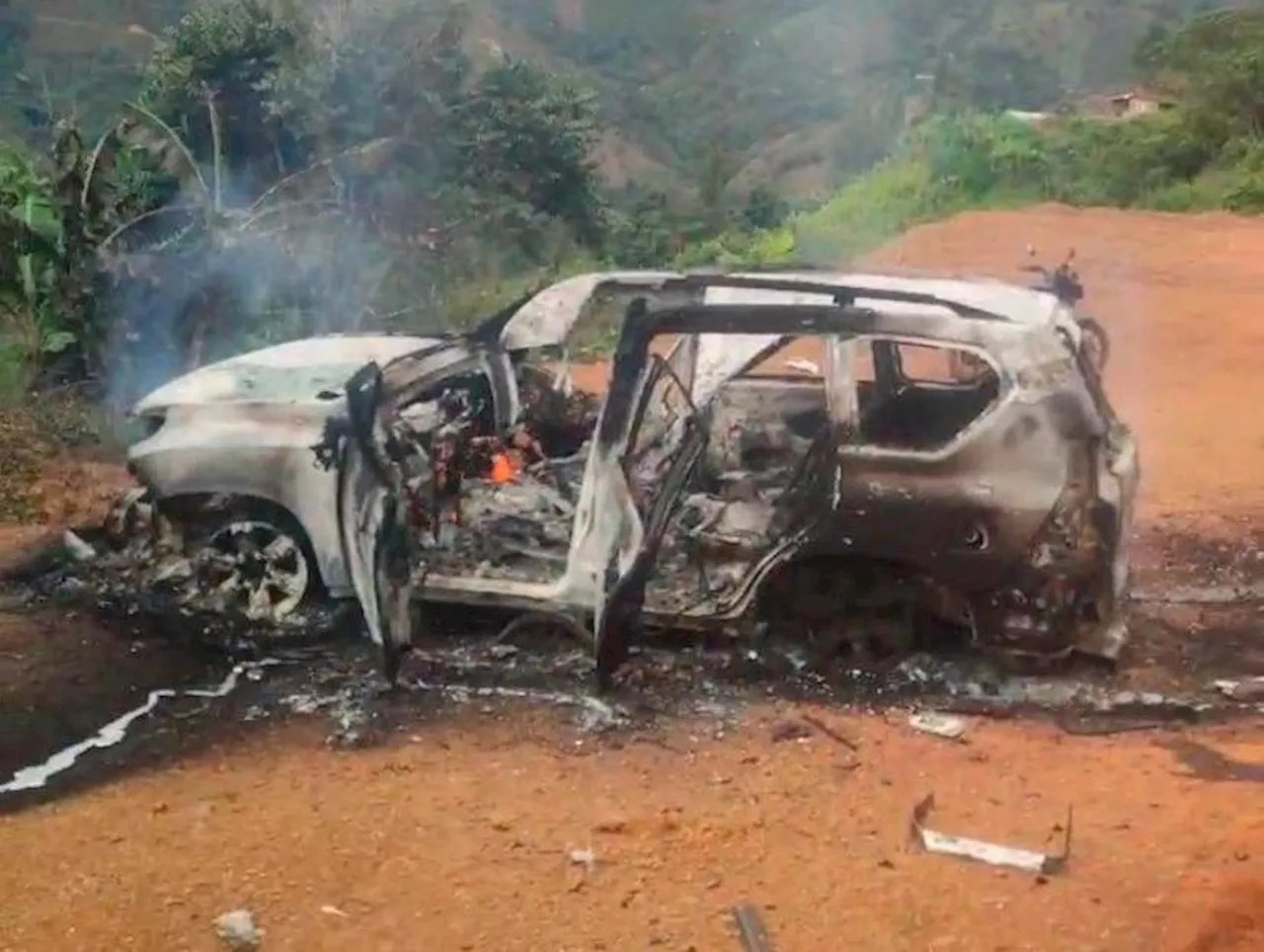 Presunto cabecilla de Farc fue uno de los muertos de camioneta destruida en Cauca