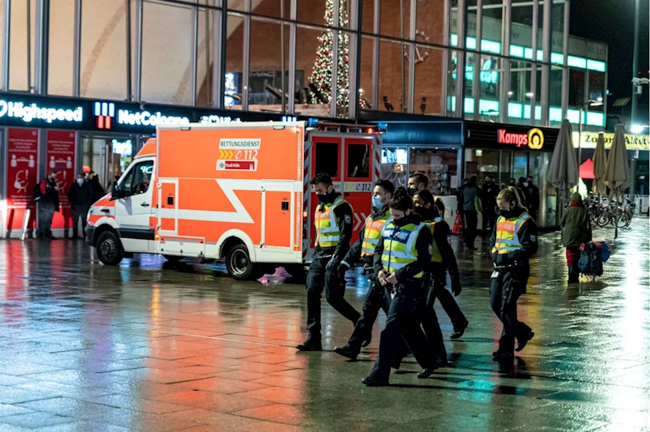 Mann läuft mit Messer durch Kölner Hauptbahnhof und droht