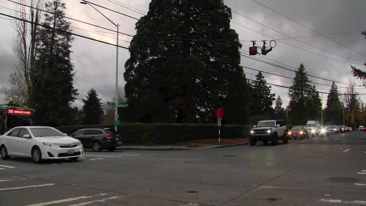 2 SPD officers shot at during pursuit in North Seattle