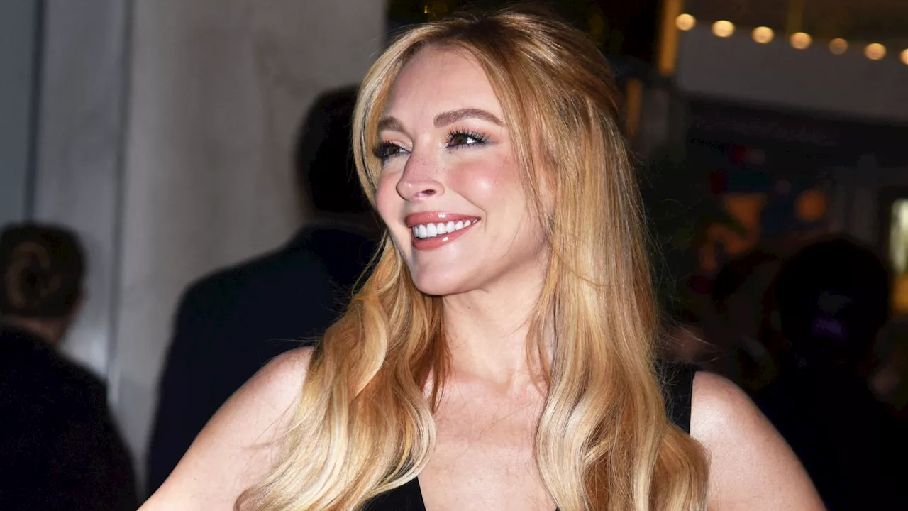 Lindsay Lohan (38 ans) étourdissante en décolleté jusqu'au nombril, elle dévoile sa petite culotte dans une robe transparente