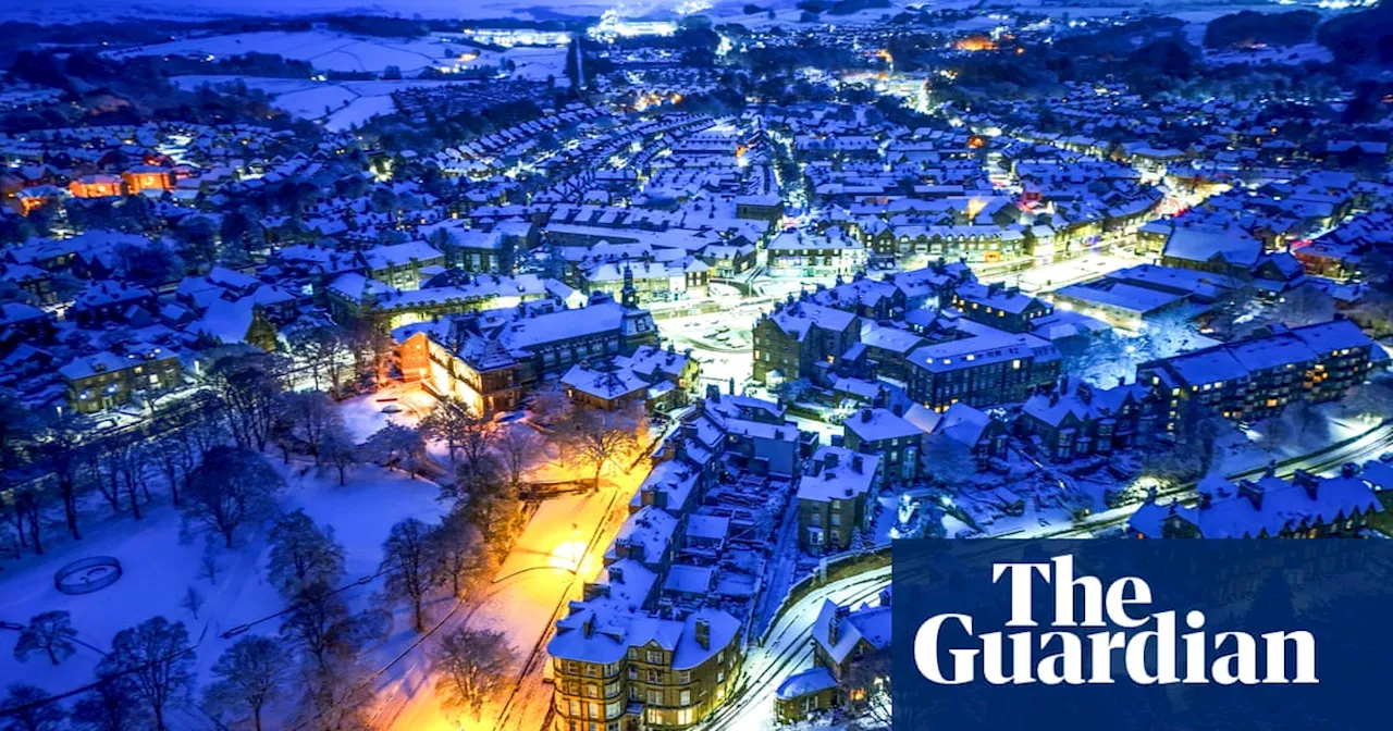 ‘First taste of winter’ snow in UK brings school closures and travel disruptions