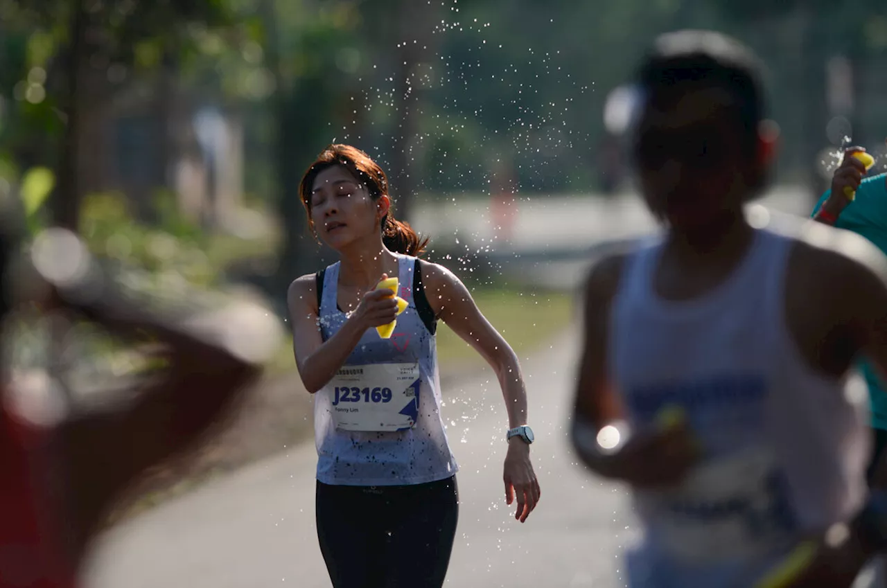 Di Borobudur Marathon, Pelari Dikejar Matahari