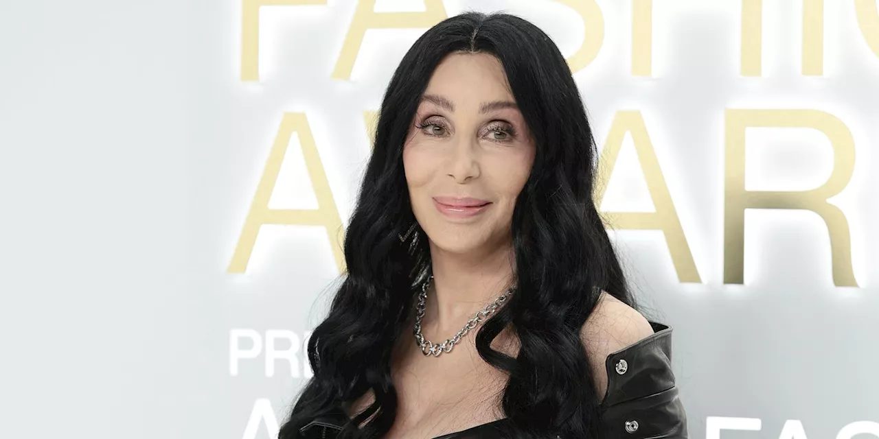 Cher Handled a Real-Life 'Pretty Woman' Shopping Moment in the Most Iconic Way