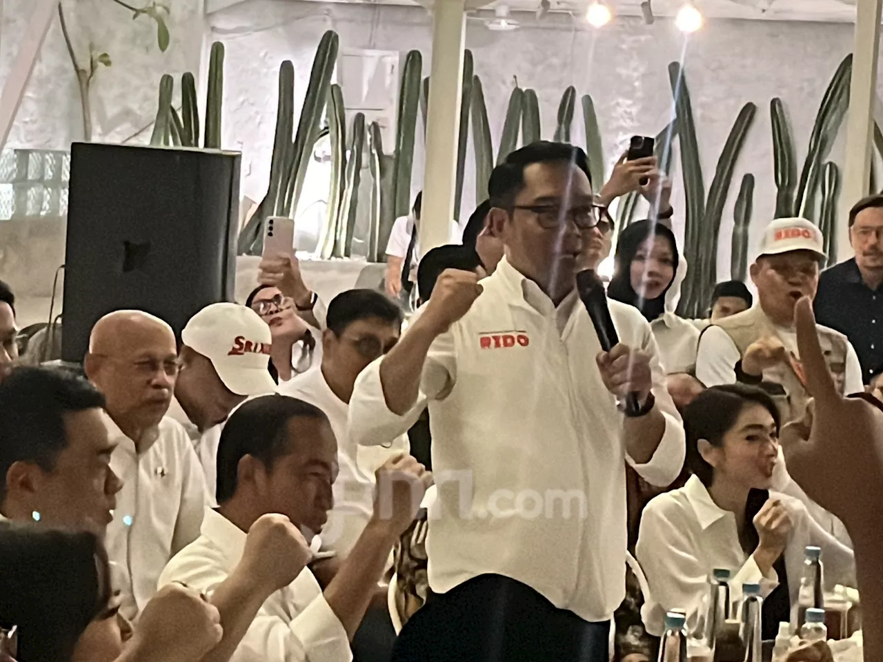 Jokowi Minta Masyarakat Pilih Ridwan Kamil, Supaya Menang 1 Putaran Seperti Prabowo