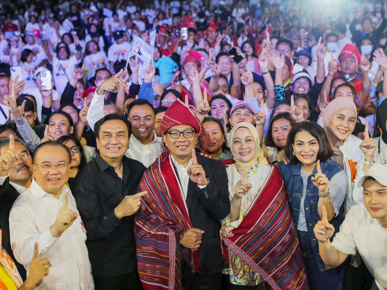 Tak Dukung Pramono-Rano, Politikus PDIP Effendi Simbolon Bikin Ridwan Kamil Terharu