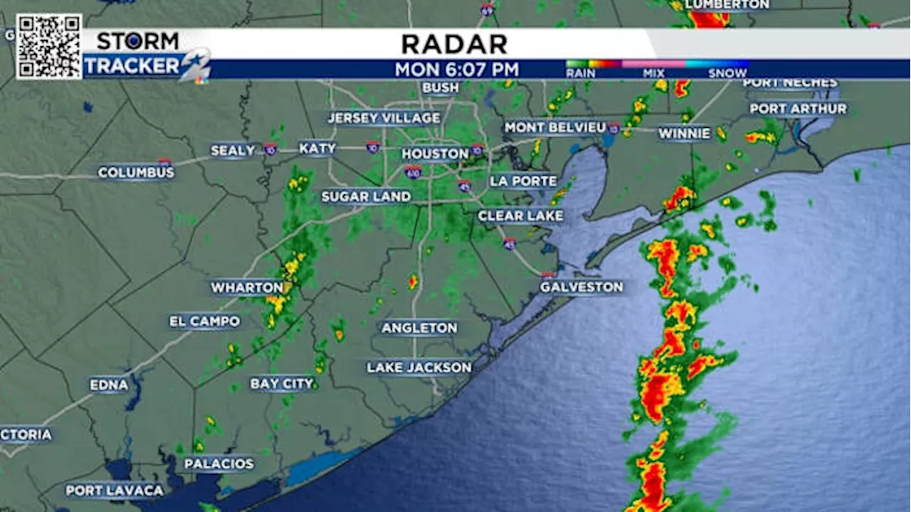 LIVE RADAR: Strong storms moving through the Houston-area