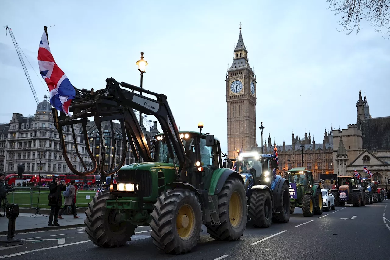 Des milliers d'agriculteurs à Londres contre un projet de taxe sur la succession