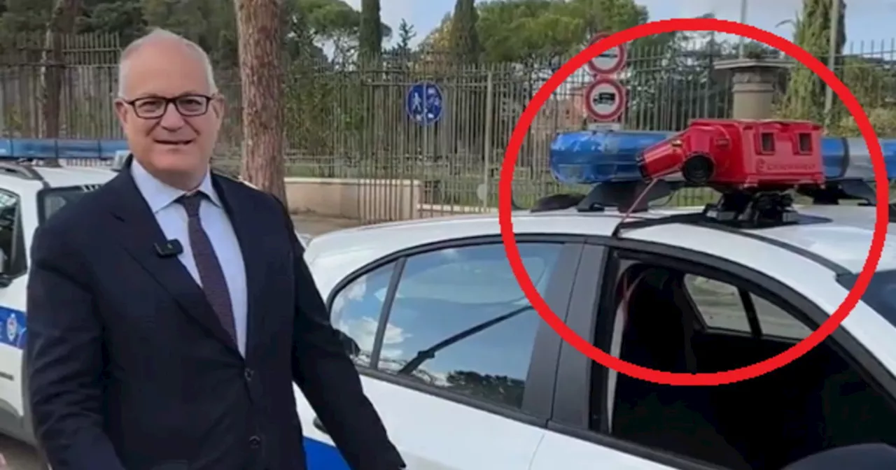 Roberto Gualtieri presenta il robot spara-multe e se la ride: un massacro per i romani