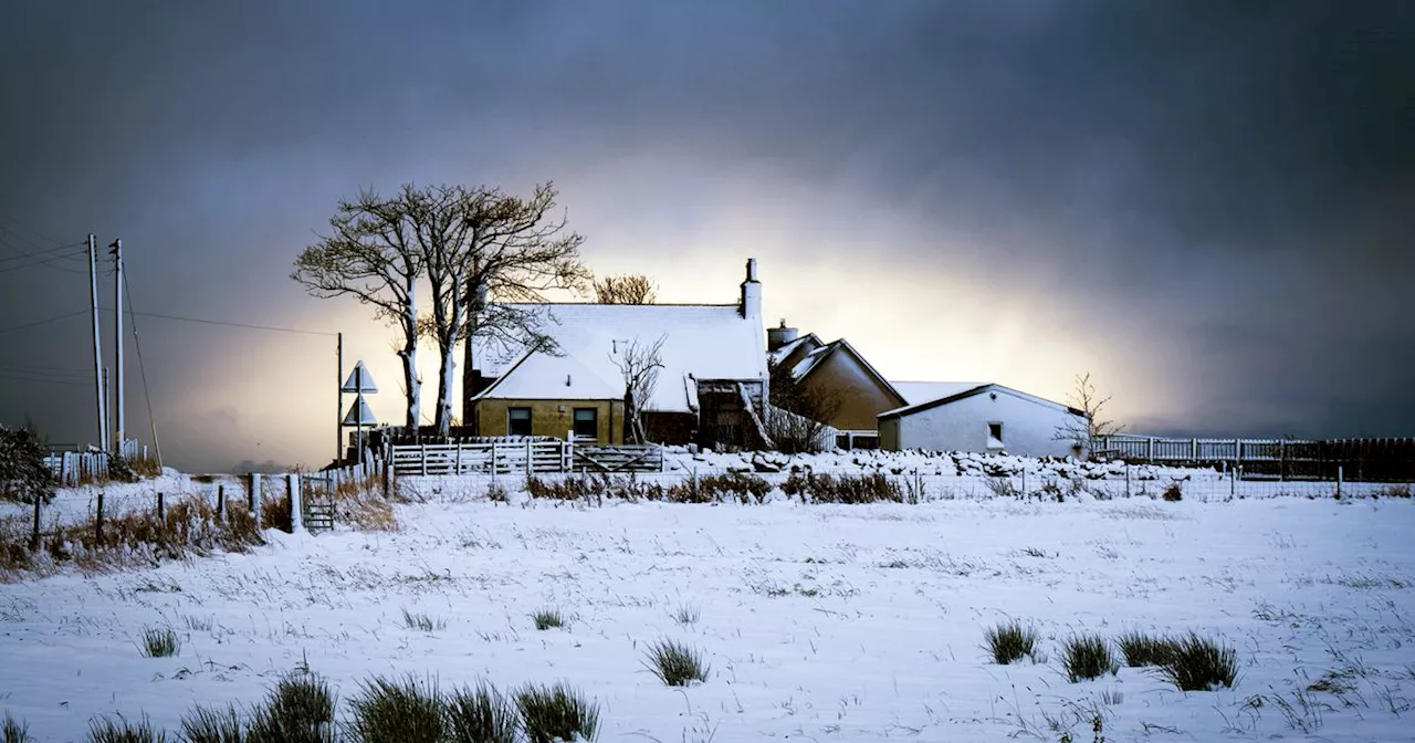 Interactive map shows 300-mile long Met Office snow warning