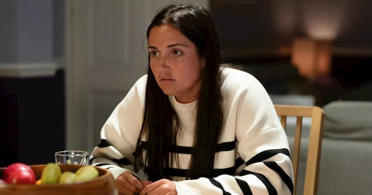 Pregnant Lauren's desperate struggle gets even worse in EastEnders