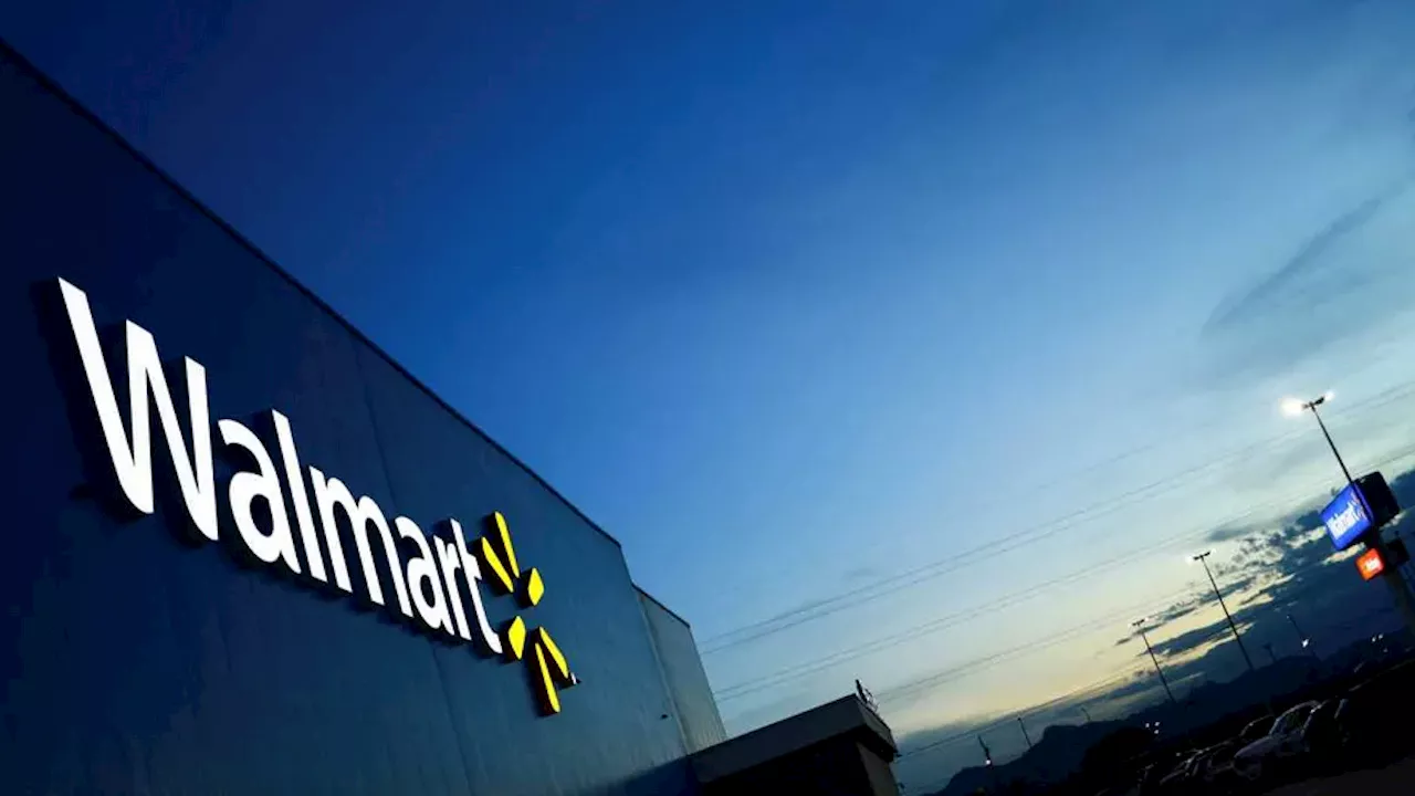 Walmart aumenta sus previsiones anuales y espera más compras navideñas