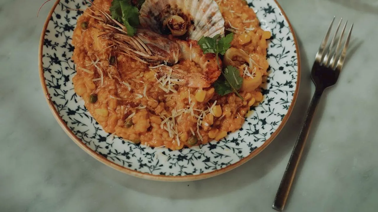 El bodegón imperdible de Buenos Aires que tiene arroz con mariscos como su especialidad