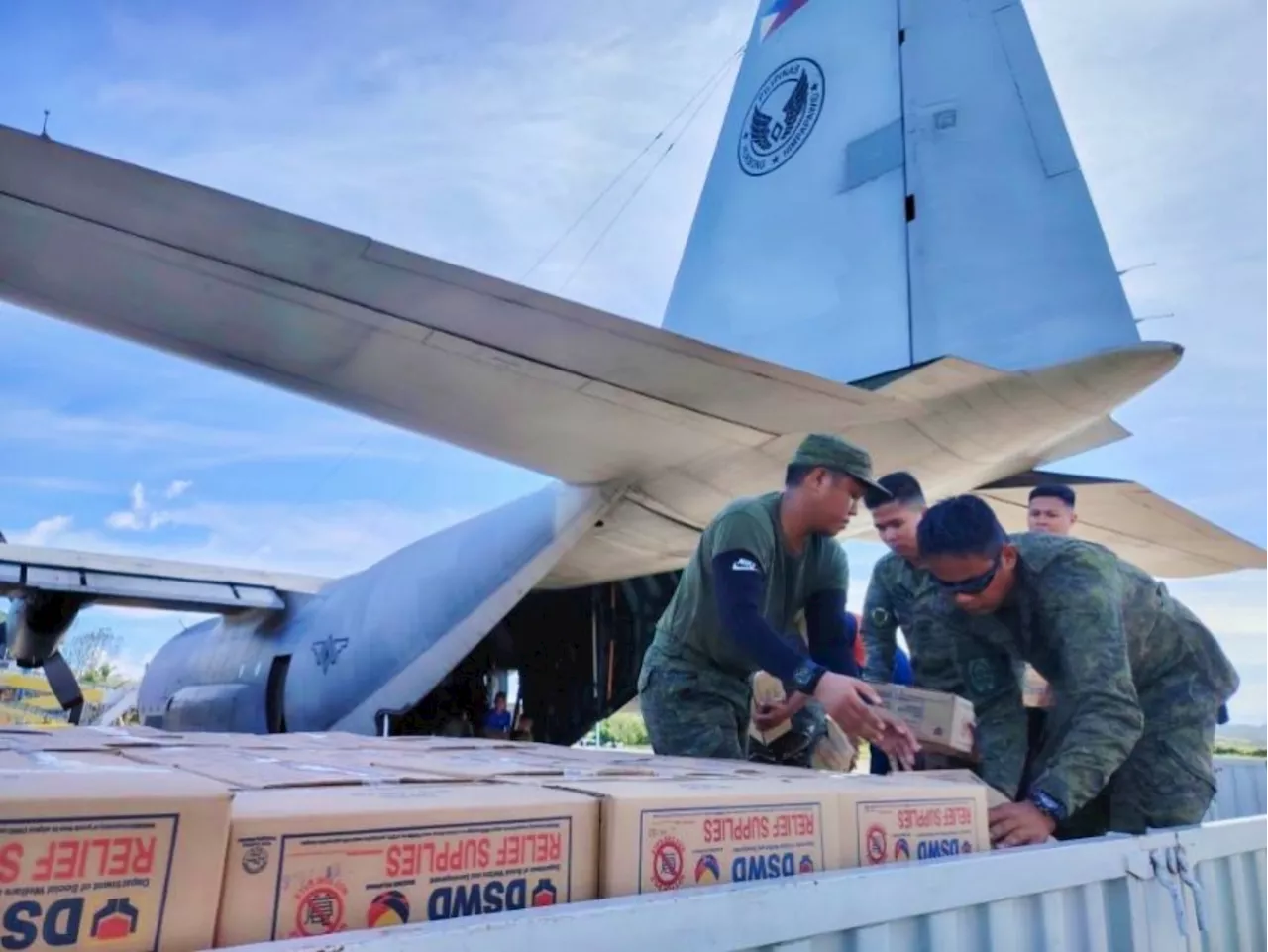 PAF sends humanitarian aid to Catanduanes