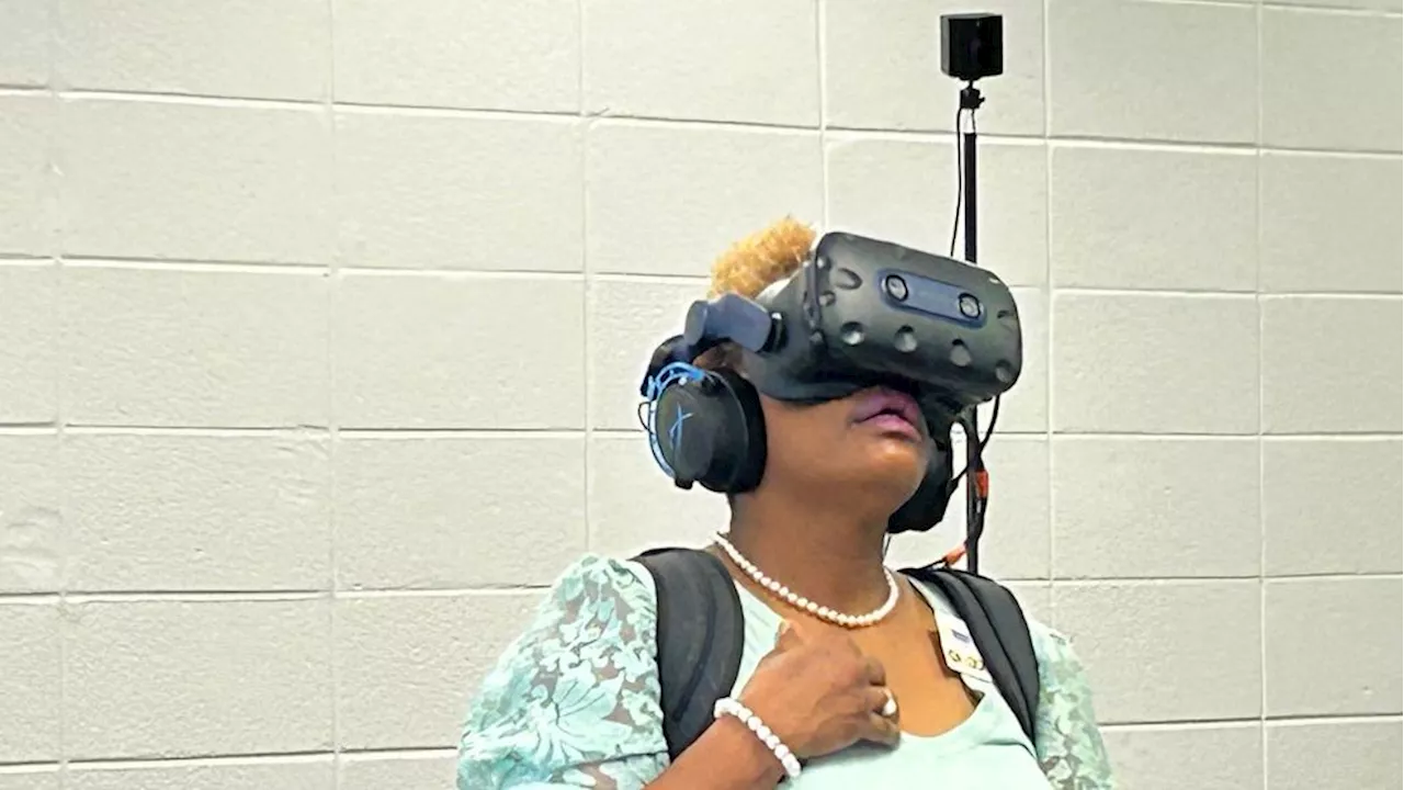 Mobile PD officers use new virtual reality to train for mental health crises response