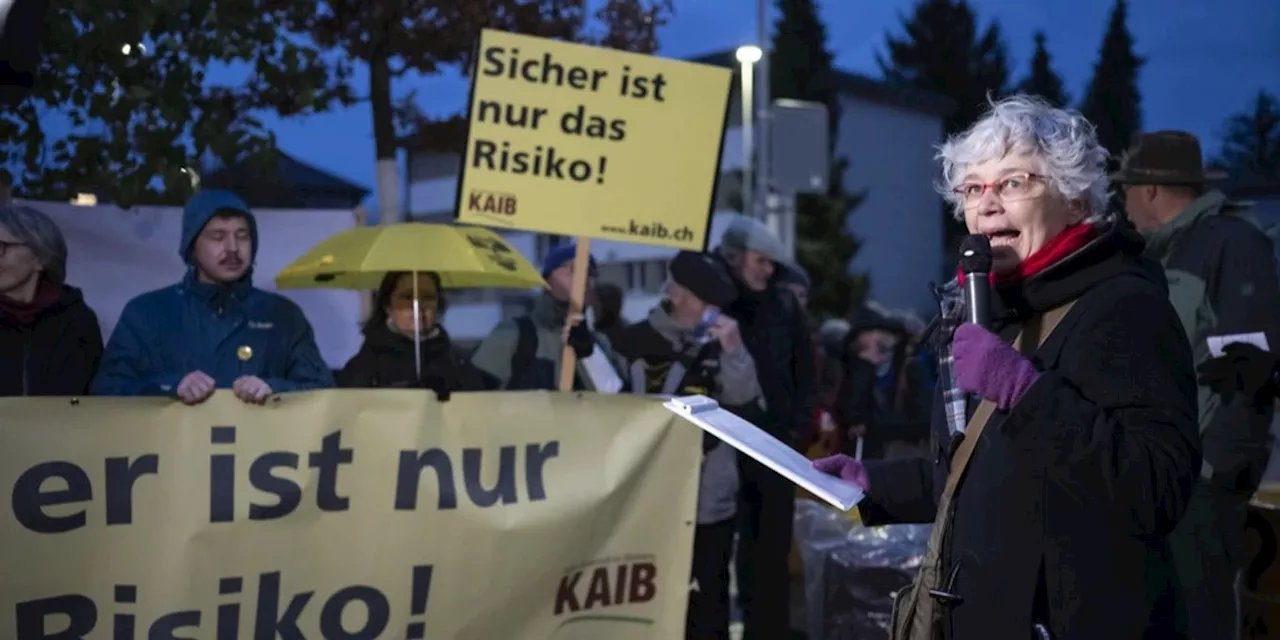 Atom-Endlager-Gegner protestieren in Bülach ZH