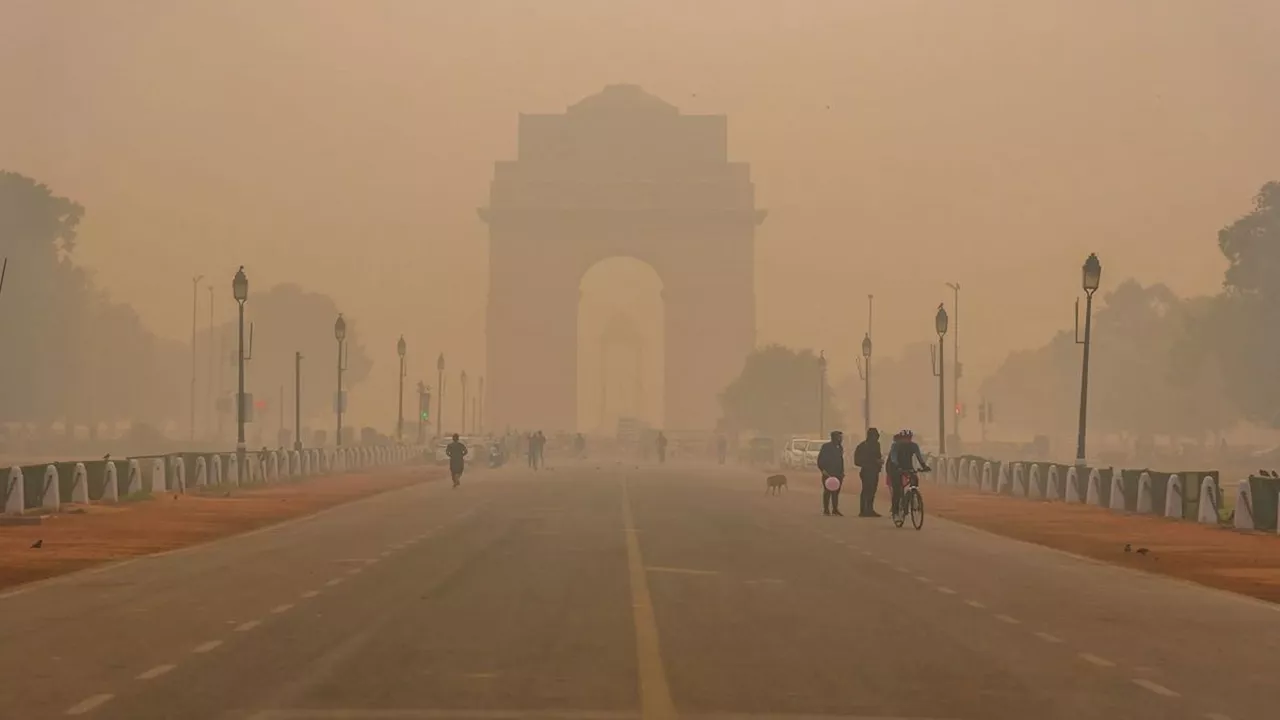 दिल्ली में प्रदूषण का कहर जारी, कई इलाकों में अभी भी AQI 500 के पार, स्कूलों के बाद इस यूनिवर्सिटी ने शुरू की ऑनलाइन क्लास