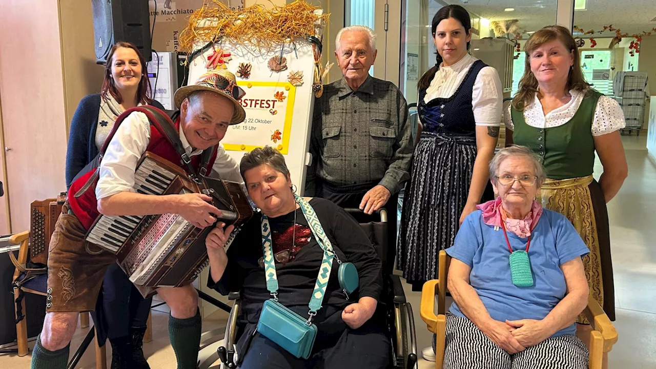 Gute Stimmung beim Herbstfest im Pflegezentrum Hainburg