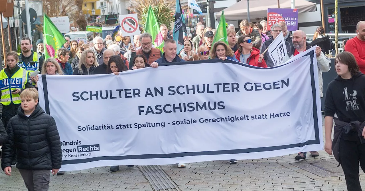 Demonstration gegen Rechts auf dem Neuen Markt in Herford