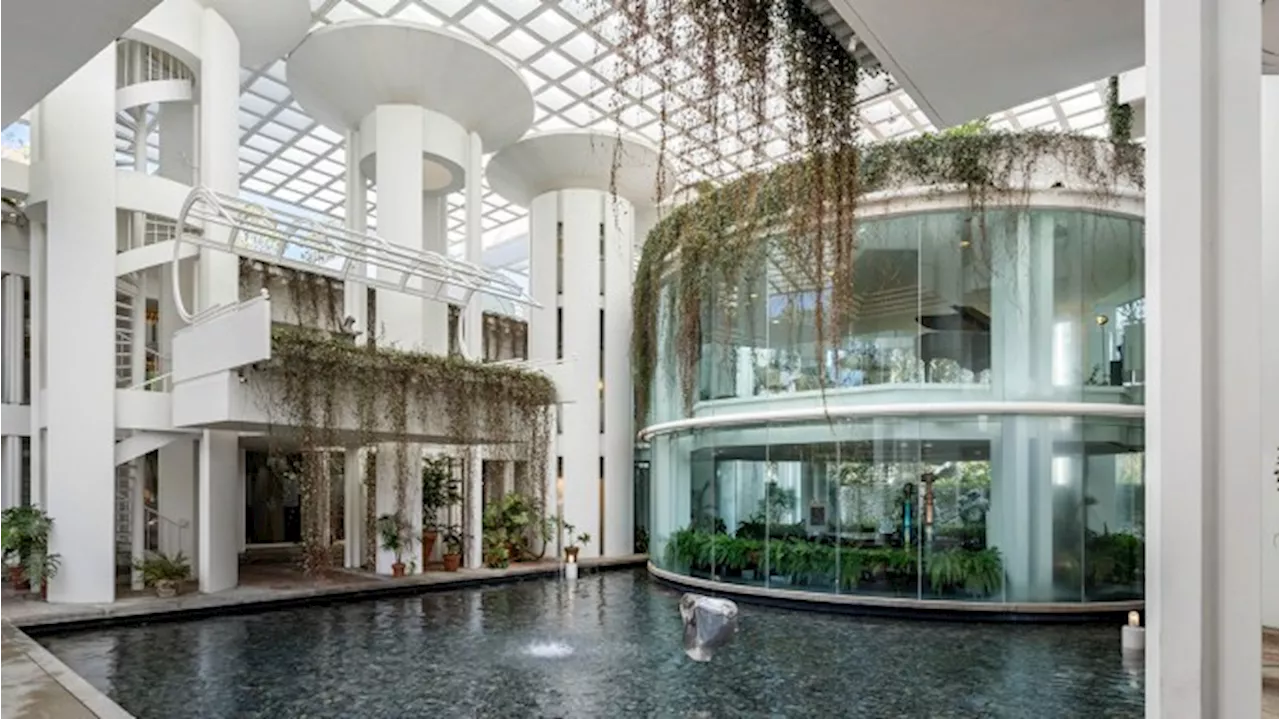 An Architect’s $40 Million Oceanfront Mansion in Georgia Is Centered Around a Spectacular Atrium