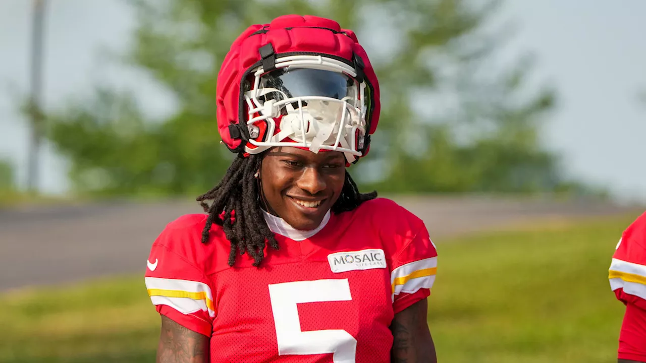 Hollywood Brown's One-Emoji Tweet Has Chiefs Fans Hyped Amid Rumors of Return