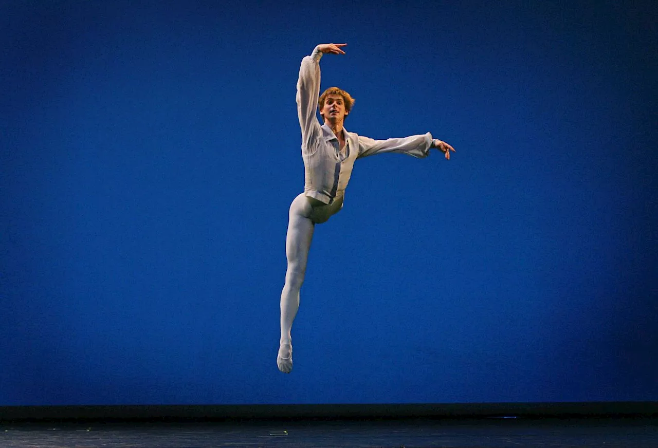 Russian ballet dancer Vladimir Shklyarov dies in fall from balcony at age 39