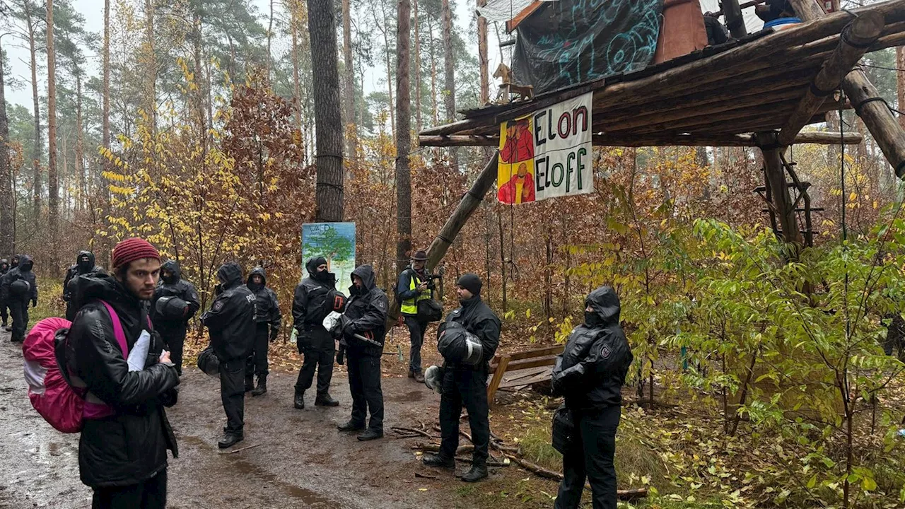 Tesla-Protest: Tesla-Gegner zu Camp-Auflösung: 'Wir sind wütend'