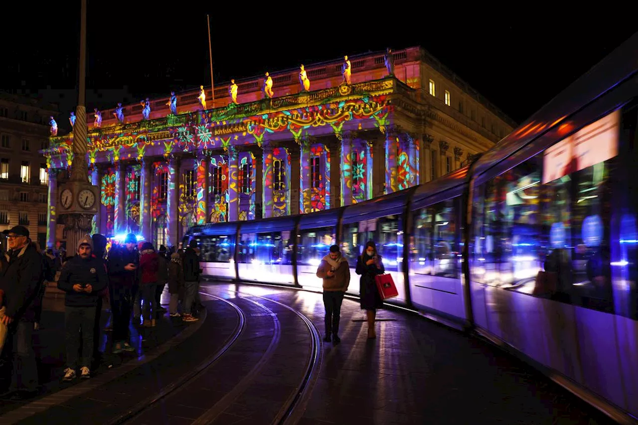 Sapin de verre, mappings vidéo, manèges… Voici le calendrier des fêtes de Noël à Bordeaux