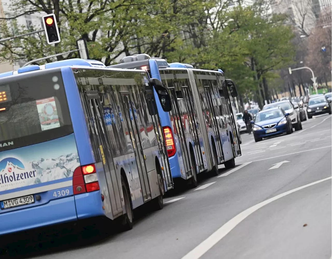 Prozess um Sturz in Münchner Linienbus: Passagier wird verletzt